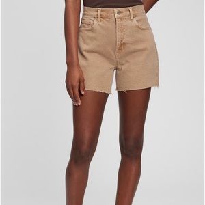 GAP NWT high rise 4” shorts